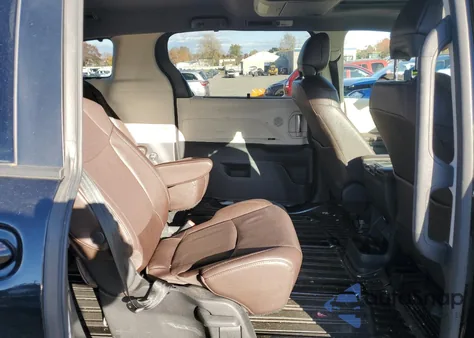 2021 Toyota Sienna Limited z USA, uszkodzony, nr VIN 5TDESKFC3MS006052